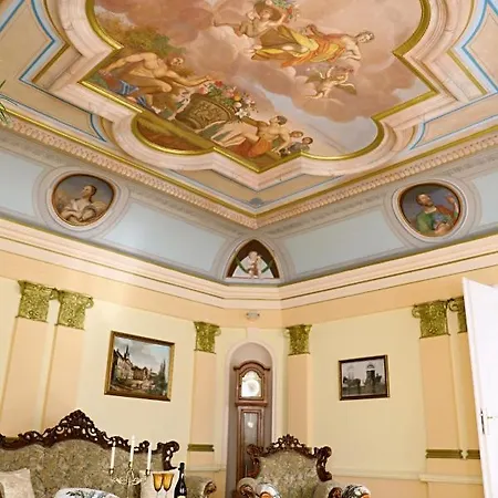Luxusni S Empirovymi Freskami V Centru Caslavi Apartment Caslav