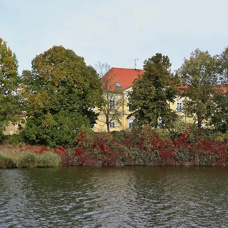 Lägenhet Luxusni S Empirovymi Freskami V Centru Caslavi