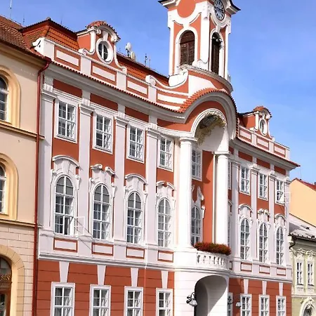 Apartment Luxusni S Empirovymi Freskami V Centru Caslavi *