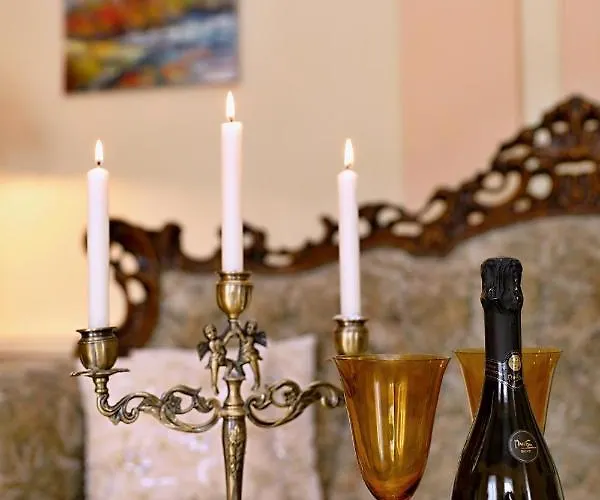 Luxusni S Empirovymi Freskami V Centru Caslavi Lägenhet Čáslav