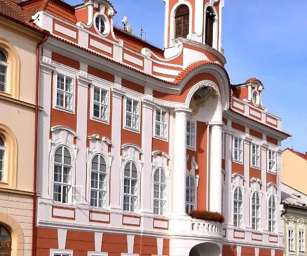 Lägenhet Luxusni S Empirovymi Freskami V Centru Caslavi *